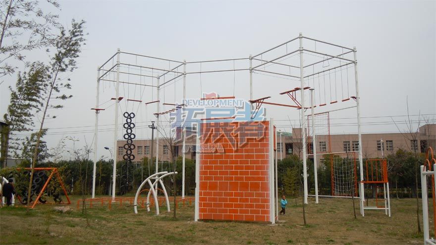 建培承建的拓展器械训练基地